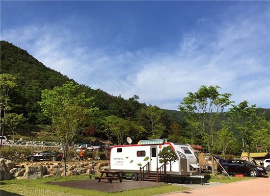 화순 한천 자연휴양림 내 숲 캠핑장이 캠핑족들로부터 인기다.