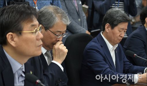 [포토]심각한 임종룡 위원장