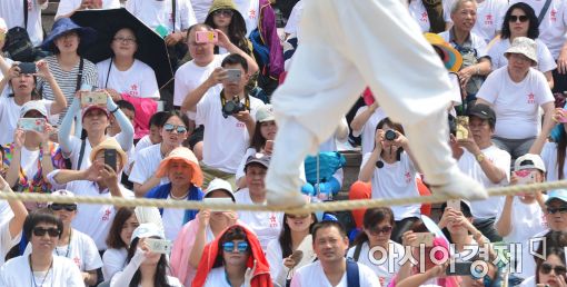 [포토]한옥마을 찾은 유커