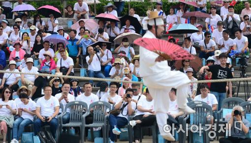 [포토]유커 1000명, 서울서 '단오 세시풍속' 체험 관광 