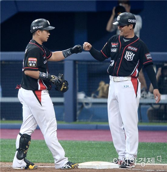 [포토]박경수, '추가점 뽑았어요'