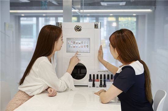 아리따움, '네일 핏' 개장…손톱관리 20초면 됩니다 