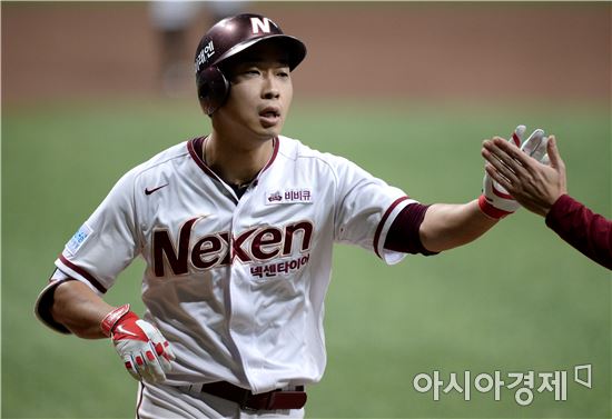 [포토]고종욱, '첫 타석 선제 솔로포'