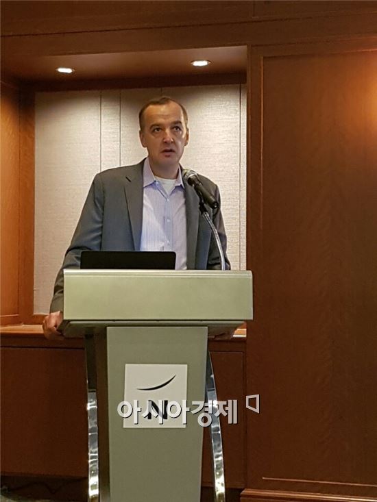▲하노 바세 UHD얼라이언스위원장이 15일 오전 강남 노보텔호텔에서 개최된 기자간담회에서 질문에 답하고 있다.(사진=원다라 기자)