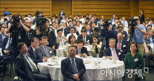 [포토]임종룡 위원장 강연듣는 기업인들