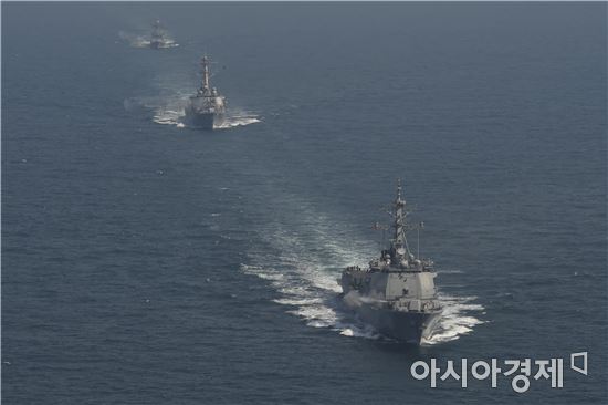해군은 16일 북한이 어선 단속 등을 빌미로 서해 NLL에서 국지도발을 감행할 가능성 등에 대비한 해상기동훈련에 들어갔다.