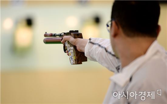 [포토]리우 금메달을 향한 진종오의 총구