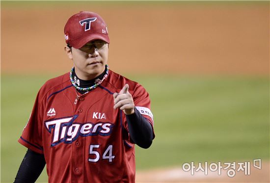KIA 양현종 7월 MVP 선정…방어율 1.87