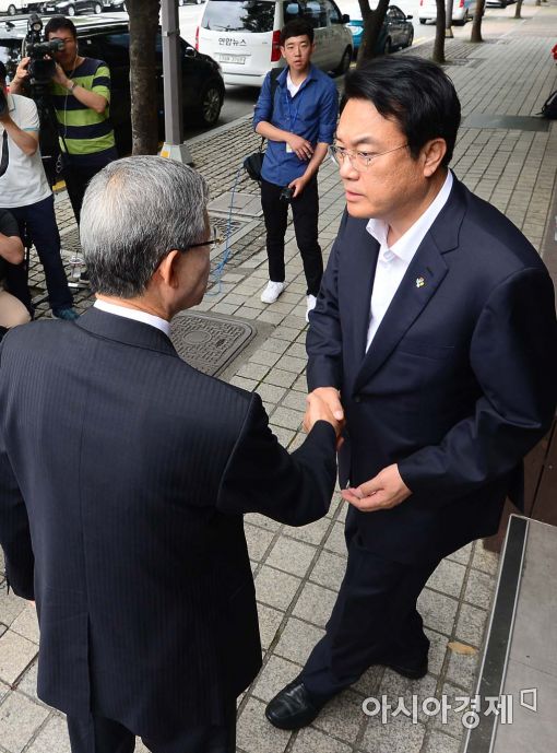 [포토]김희옥 비대위원장, 정진석 대표 사과 수용 