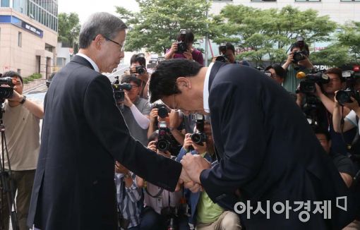 與 김희옥 ‘복귀’ vs 권성동 ‘사퇴 거부’…내홍 본격화되나