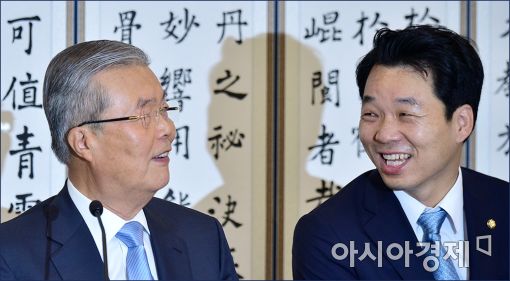 [포토]이야기하는 김종인·김병관