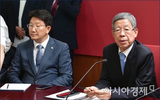 [포토]발언하는 김희옥 새누리 비대위원장