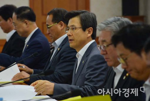 정부, '김해 신공항' 2026년 개항…靑 "공약파기 아니다"(종합)