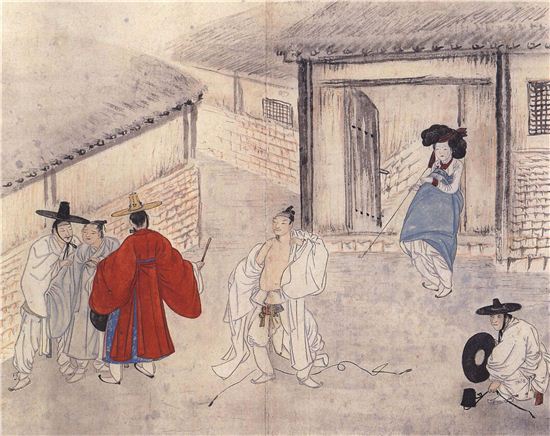 기생을 찾는 사내들이 모여드는 청루에서는 사소한 시비로 일어나는 주먹다짐이 빈번했다. 젊은 사내와 중년 남성의 격투가 무엇을 위해서였을지는 혜원의 사실적인 묘사를 통해 충분히 짐작해볼 수 있다. 사진 = <유곽쟁웅>, 신윤복, 지본채색, 18세기 말, 28.2*35.6cm, 간송미술관