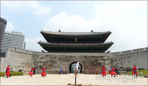 [포토]재현되는 숭례문 파수의식