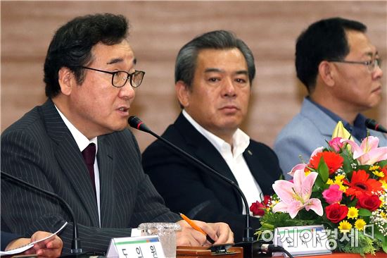 이낙연 전남지사,“곡성 섬진강 기차마을, 지역 새 활력소”평가