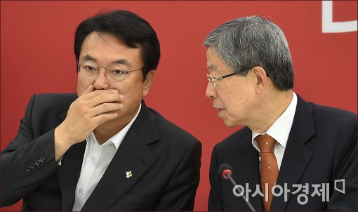 [포토]이야기하는 정진석·김희옥