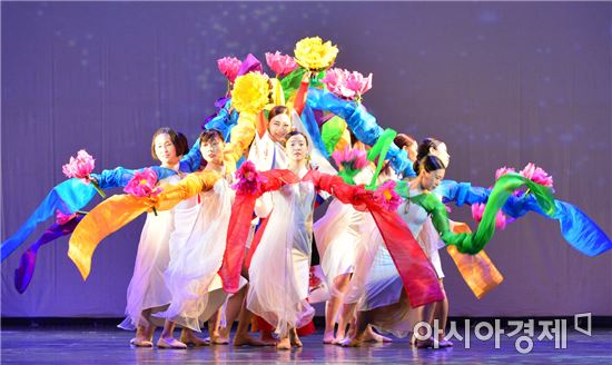 2016 정율성음악축제,광주-광저우 자매도시 교류 20주년 축하 무대 장식
