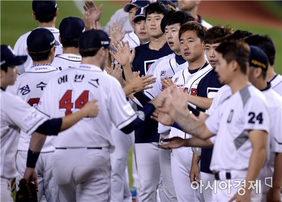 [포토]두산, '2위 NC와 6경기차로 벌렸어'