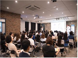 취업준비생들이 서울시 일자리카페에서 취업특강을 듣고 있다.