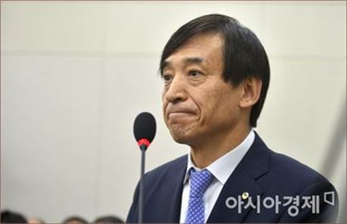 [포토]굳게 입다문 이주열 총재