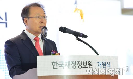 [포토]축사하는 이원식 한국재정정보원장