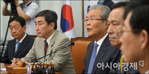 [포토]발언하는 김종인 더민주 대표