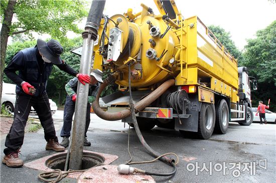 [포토]광주시 북구, 폭우대비 하수관거 정비