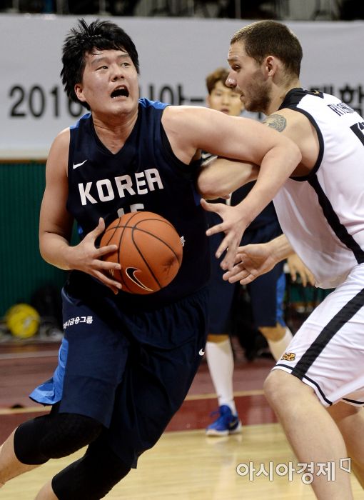 [포토]돌파하는 B대표팀 한준영