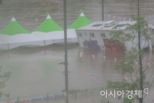 [포토]폭우에 사라진 물놀이장 