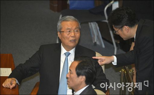 [포토]이야기하는 김종인·홍익표