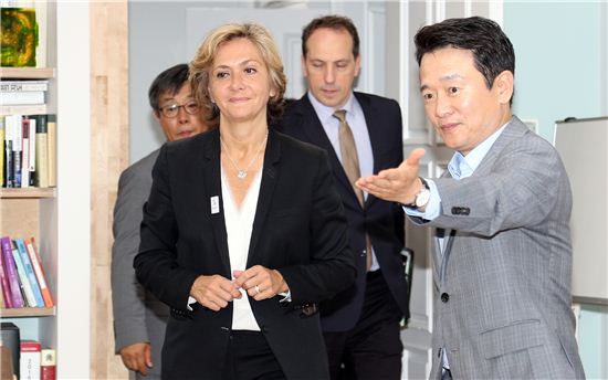 남경필 페크레세 佛주지사 만나 협력강화 제안 