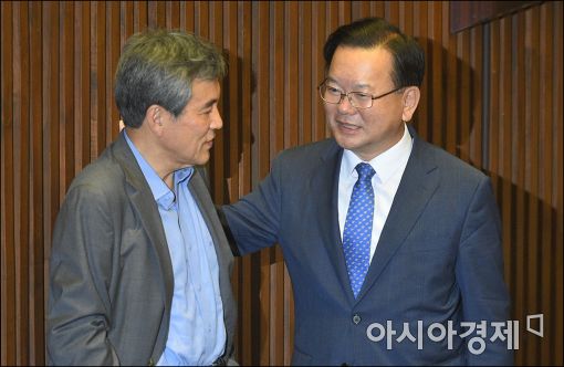 [포토]이야기하는 김부겸·이상돈