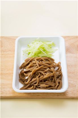 「오늘의 레시피」도토리묵 서리태콩국