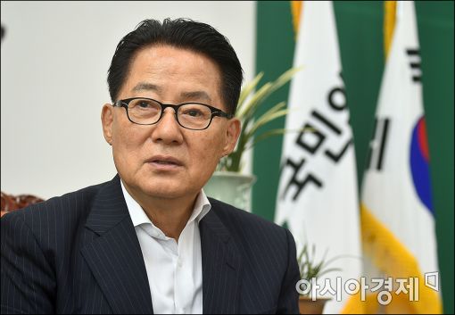 박지원 “우병우 시한폭탄 째깍째깍…민정수석 완장 차고  검찰 출두할 거냐 ”
