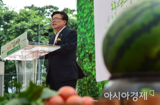 [포토]인사말하는 이동필 장관