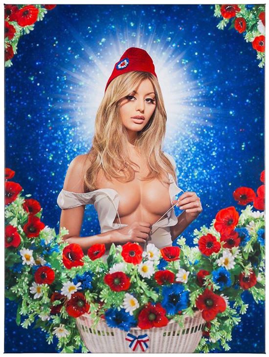자히아 드하르(Zahia Dehar)는 알제리 출신 프랑스 모델로, 부모의 이혼으로 어려운 가정형편에 16세부터 매춘을 시작했다. 2008년 프랑스 축구 국가대표 선수들과 매춘 스캔들로 유명세를 치렀는데, 관계당시 그녀가 17세 미성년자임이 밝혀져 논란에 휩싸였다. 프랑스는 매춘이 합법인 국가이나, 미성년 매춘과 같은 음성적 행태는 적발하기 어렵다는 것이 현지 경찰의 사건조사 입장이었다. 사진 = Pierre et Gilles 공식 페이스북