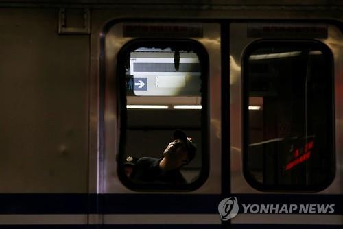 대만 열차 안에서 ‘펑’… 폭발물로 최소 25명 다쳐
