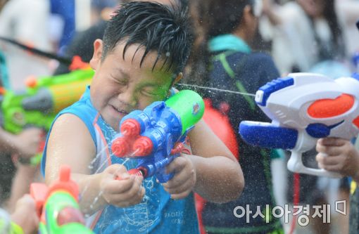 [포토]'물총 싸움'