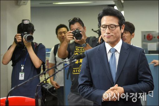 정병국 "文 일자리 공약, 사탕발림으로 국민 현혹"