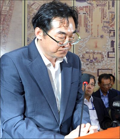 ‘민중은 개·돼지’발언 나향욱, 국회 출석 “영화 대사 인용했을 뿐 본심 아니었다” 