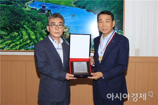 김생기 정읍시장, 사단법인 전국지역신문협회 행정대상 수상