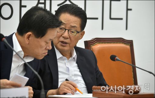 [포토]이야기하는 박지원·주승용