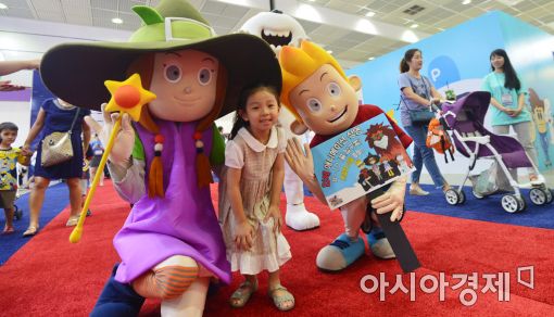 [포토]좋아하는 캐릭터와 찰칵~