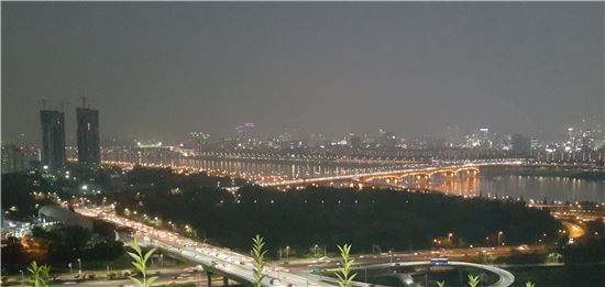 [스토리, 서울의 밤②]한강 속 떠있네 '빛특별시', 응봉산 뷰