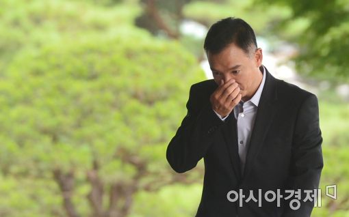 [포토]긴장한 표정의 김정주 넥슨 회장