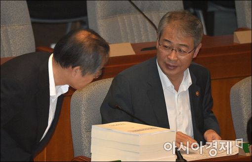 [포토]인사하는 임종룡·정재찬