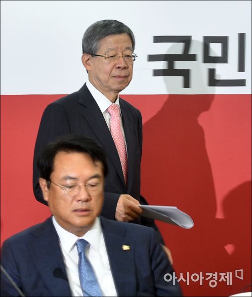 [포토]회의 참석하는 김희옥 혁신비대위원장