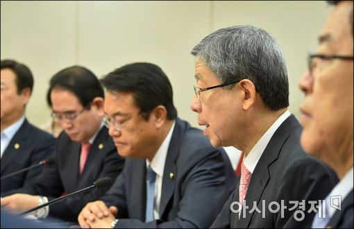 [포토]발언하는 김희옥 비대위원장