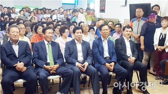 황주홍(고흥·보성·장흥·강진) 의원이 14일 고흥지역 국회의원 사무소 개소식을 열고 고흥 발전을 위한 비전을 밝혔다. 
